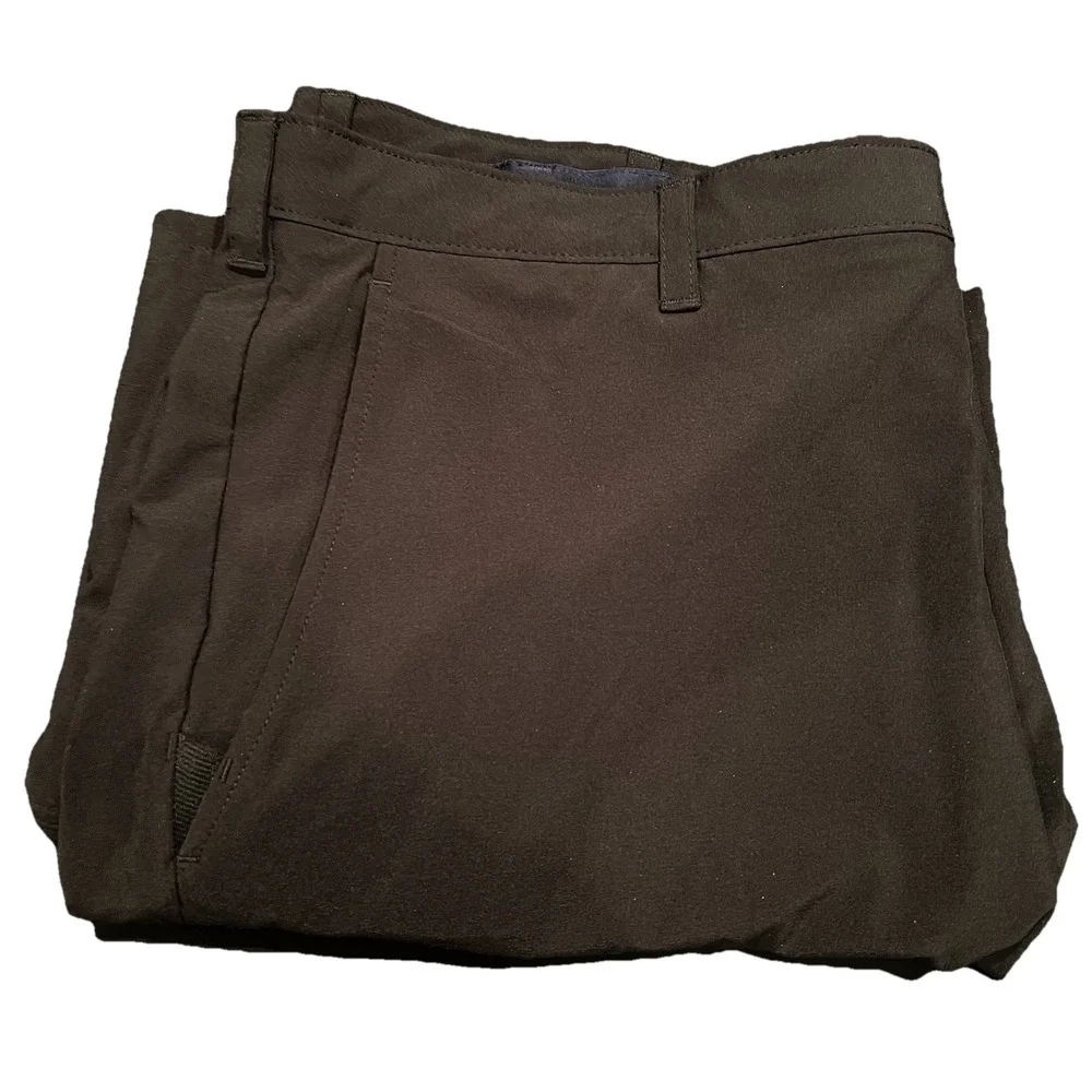 Izod Golf Men's Size‎ 40 Black Shorts Dress Lightweight 6 Pockets